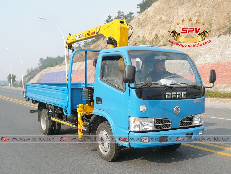 2 Tons Telescopic Boom Crane Dongfeng - RF